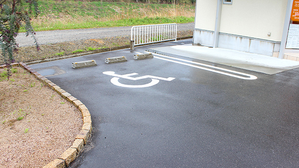 そらな薬局の駐車場