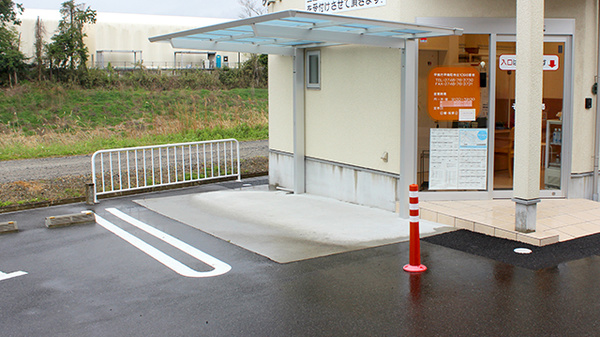 そらな薬局の駐輪場