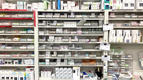きらり薬局千葉中央店の薬棚