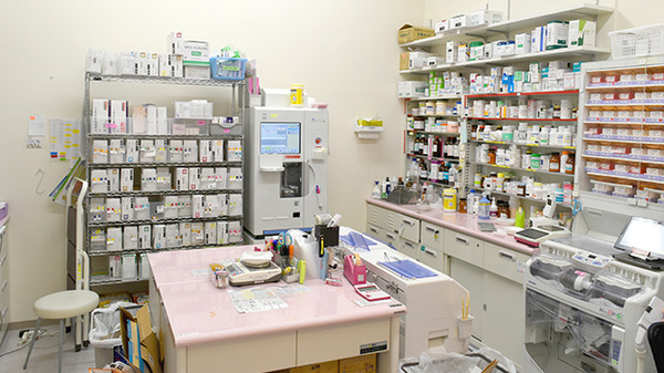 桜彩都薬局の調剤室