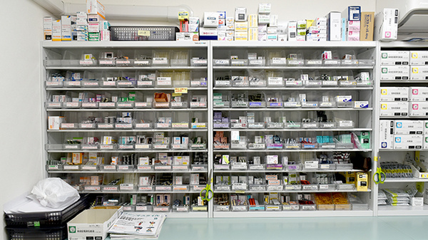 ポトス薬局　かなやま店の薬棚