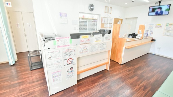 コスモス調剤薬局 豊山店の受付/カウンター