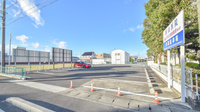 コスモス調剤薬局 豊山店の駐車場