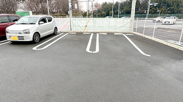 らんざん薬局の駐車場