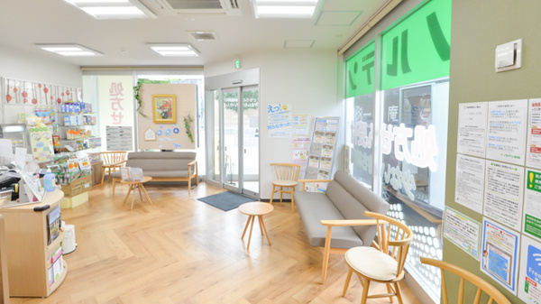 ノルデン薬局札幌医大前店の待合スペース
