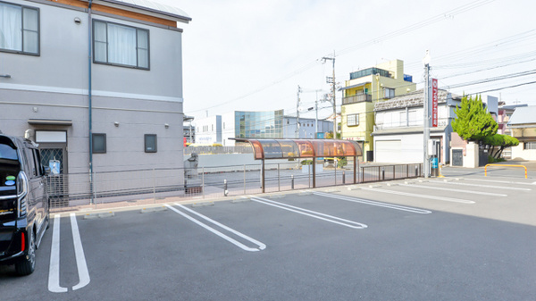 フタツカ薬局和泉の駐車場