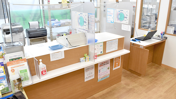 越谷きく薬局の受付/カウンター