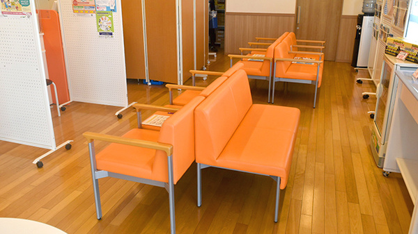 ウイン調剤薬局前橋日赤前店の待合スペース