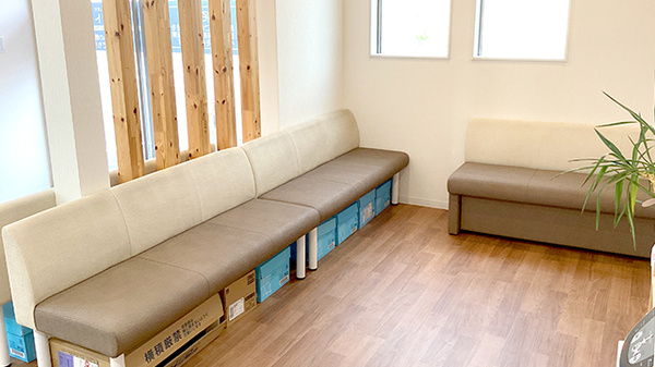 ポトス薬局　ほりた店の待合スペース