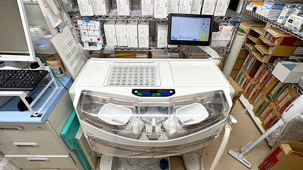 日本調剤 谷町薬局の調剤器具
