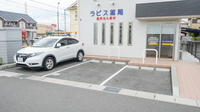 ラピス薬局の駐車場