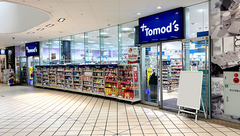 薬局トモズ横浜ベイクォーター店の外観