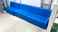 薬局トモズ横浜ベイクォーター店の待合スペース