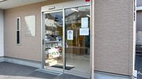 みつばち薬局の入口