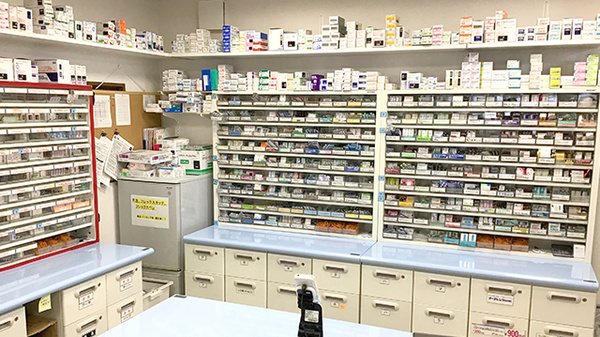 ベース薬局富久山店の調剤室