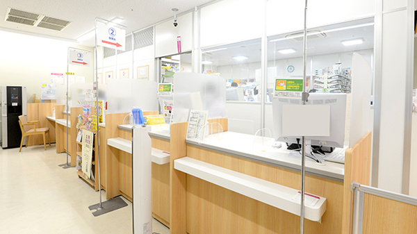 イオン薬局駒岡店の受付/カウンター