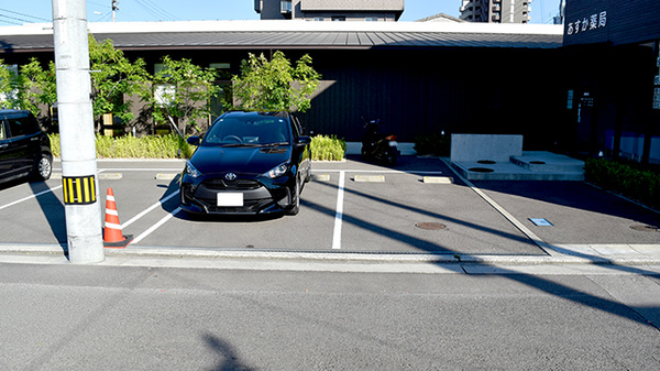 あすか薬局の駐車場