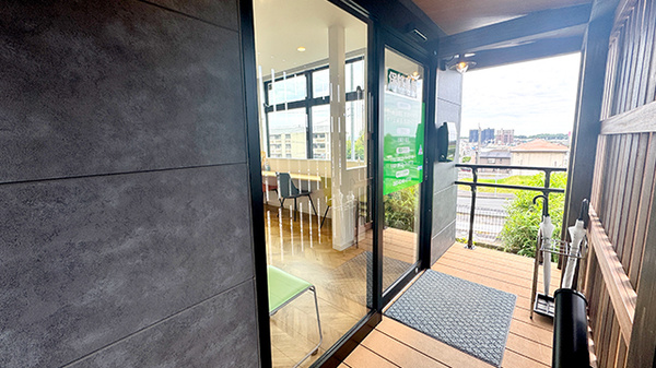 セブン薬局光店の入口