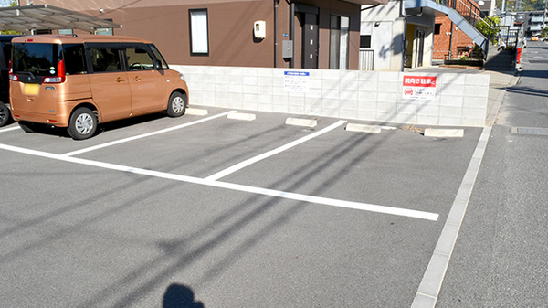 あおぞら薬局坂駅前店の駐車場