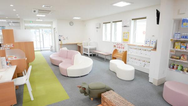 加藤薬局トナカイ店の待合スペース