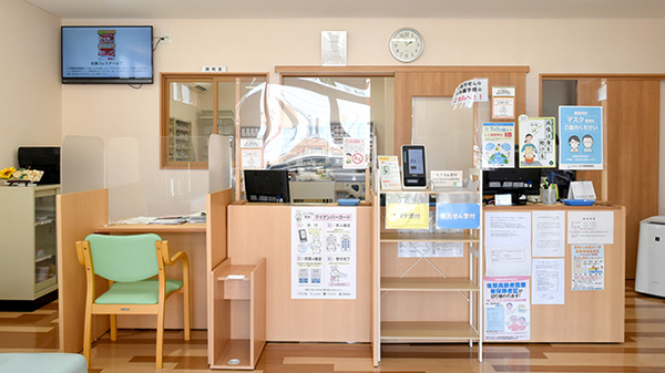 ワタナベ薬局　豊田町店の受付/カウンター