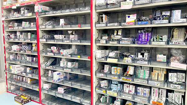 コアラ薬局　泉大津店の薬棚