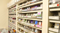 調剤薬局薬報堂新田塚店の薬棚