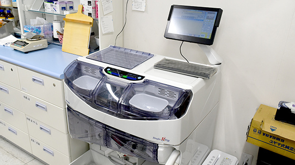 ヤックスドラッグ千代田薬局の調剤器具