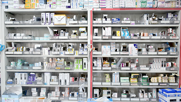 オハナ薬局前橋朝日店の薬棚