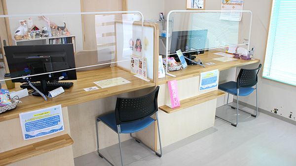 ベース薬局山見町店の受付/カウンター