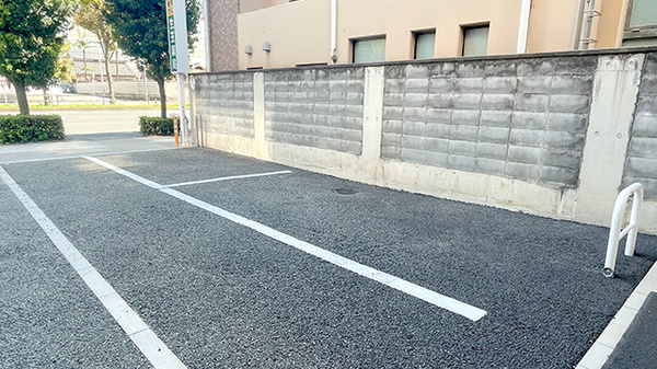 生玉薬局の駐車場