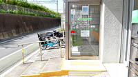 クローバー薬局平井店の入口