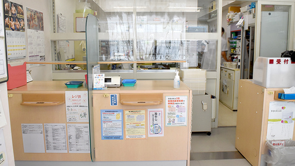 クローバー薬局平井店の受付/カウンター