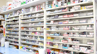 やよい堂薬局　アリダ店の薬棚
