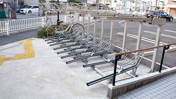 れんげ薬局　横浜日吉店の駐輪場