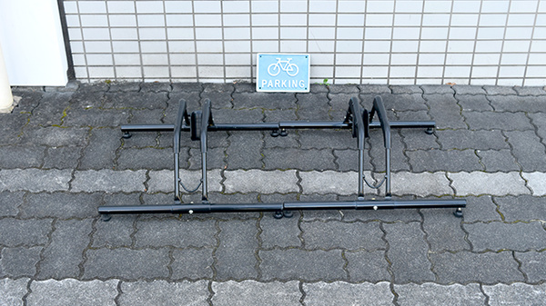 二子山薬局の駐輪場
