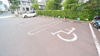 薬局メディクス 川口元郷店の駐車場