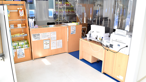 とまと薬局　上里店の受付/カウンター