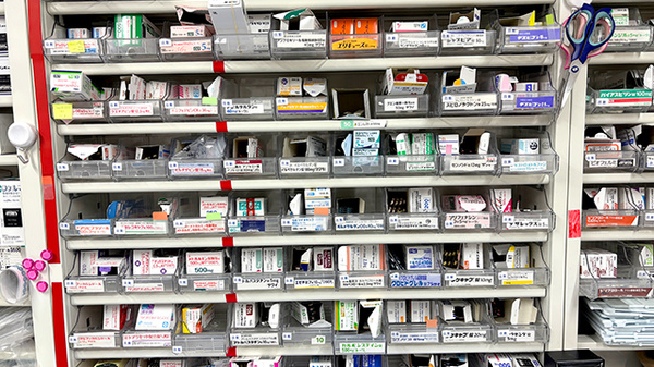 せわのわ薬局　武蔵新田店の薬棚