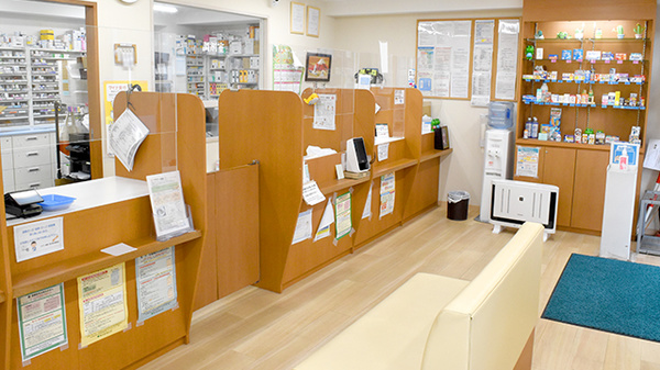 フラワー薬局　東久留米駅前店の受付/カウンター