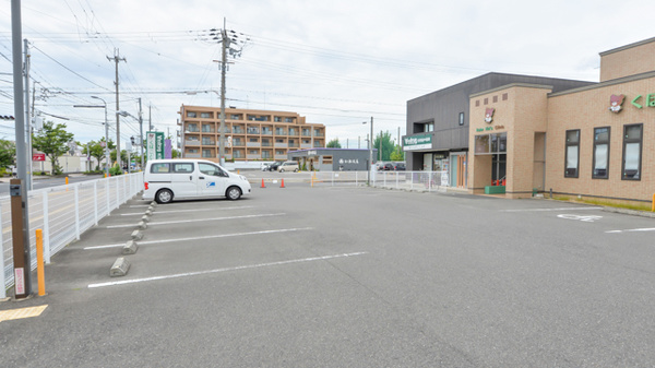 V・drug　貝塚畠中薬局の駐車場