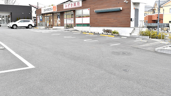 みずき薬局の駐車場