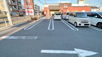 クリエイト薬局相模原淵野辺本町店の駐車場