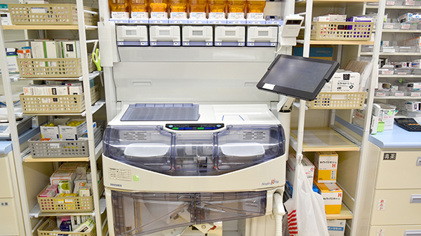 ヤックスドラッグ酒々井インター薬局の調剤器具