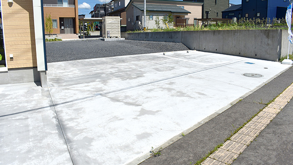 みつばち薬局の駐車場