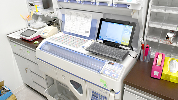 箕面白島ＭＹ薬局の調剤器具