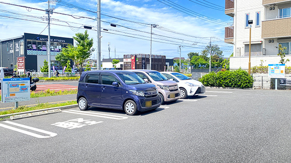 友愛薬局　おおたかの森店の駐車場