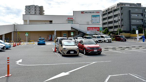 そうごう薬局 千里丘店の駐車場