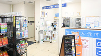 ナチュラルローソンクオール薬局SOCOLA武蔵小金井クロス店の入口