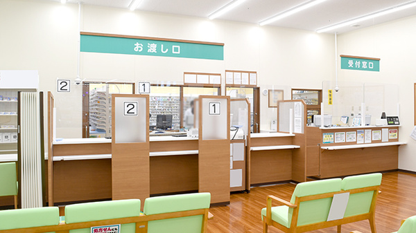 杏林堂薬局　鳥之瀬店の受付/カウンター